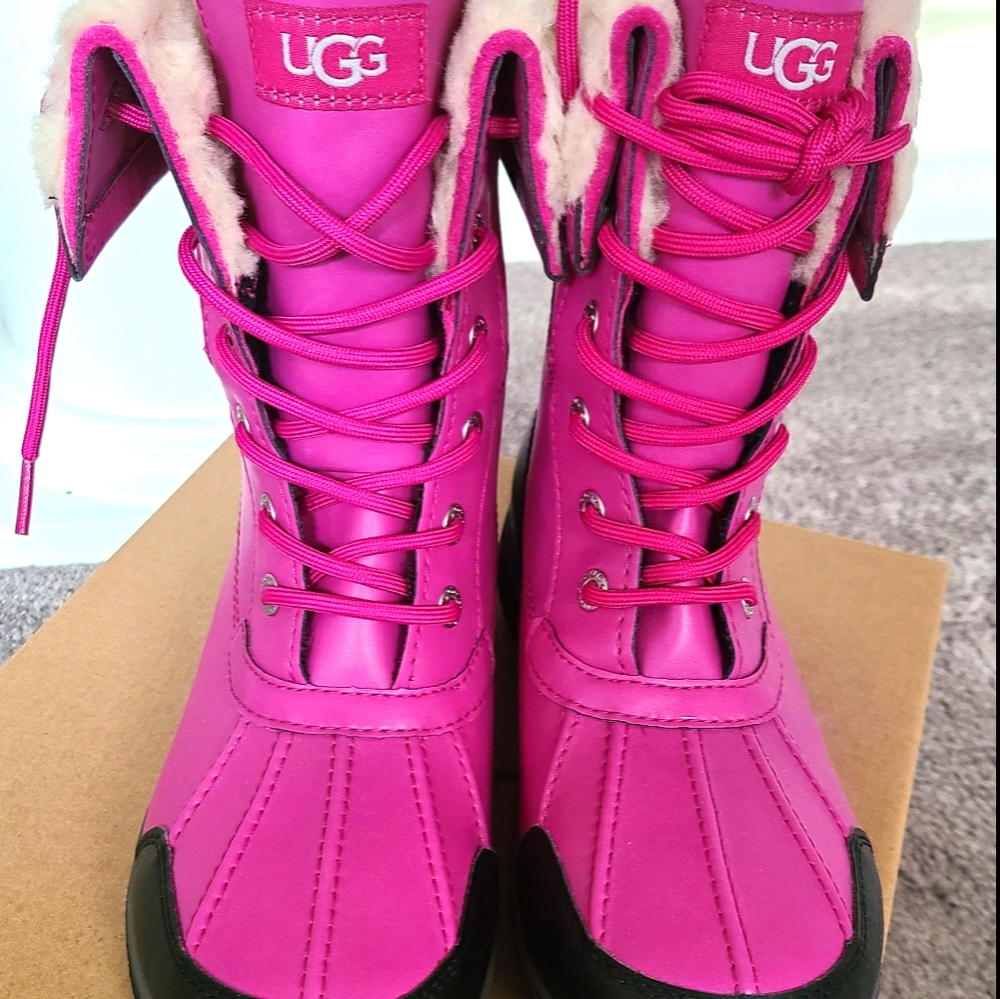 Rare Ugg Snow Boot Pink